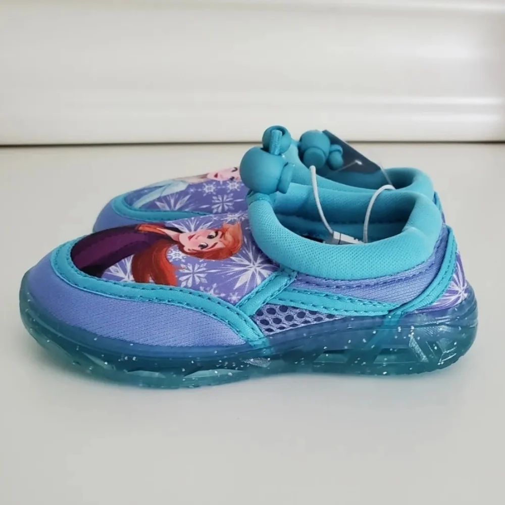 Disney Frozen II Anna and Elsa Water Shoes (Toddler Girls).‎  Size 5-6